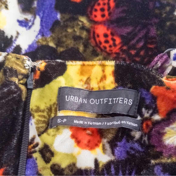 Urban Outfitters Velvet Floral Mini Dress S – Dark Botanical Print - Picture 5 of 5